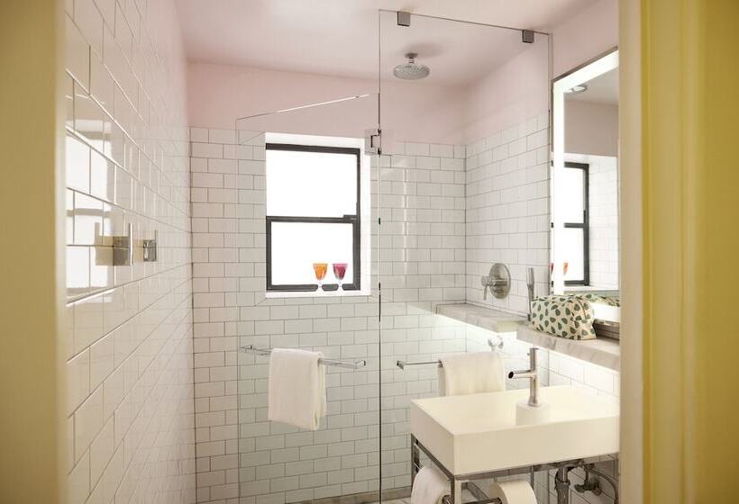 Номер Стандарт, Mama Shelter La Hollywood