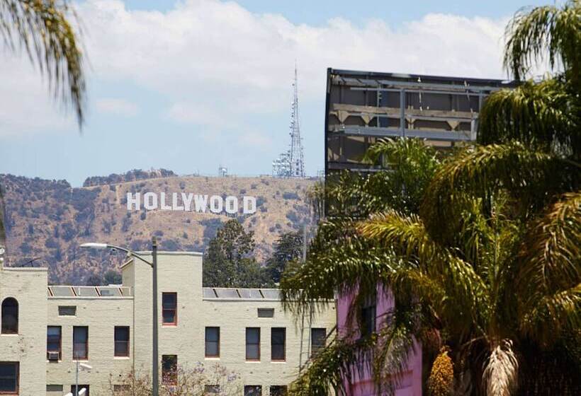 Люкс с Видом, Mama Shelter La Hollywood
