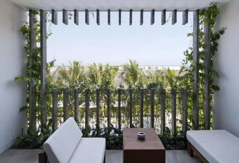 اتاق استاندارد, Naman Retreat