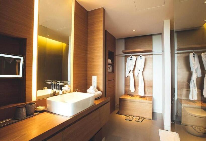 اتاق استاندارد, Naman Retreat