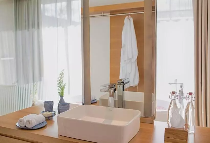 ویلای یک اتاق خوابه با استخر شنا, Naman Retreat