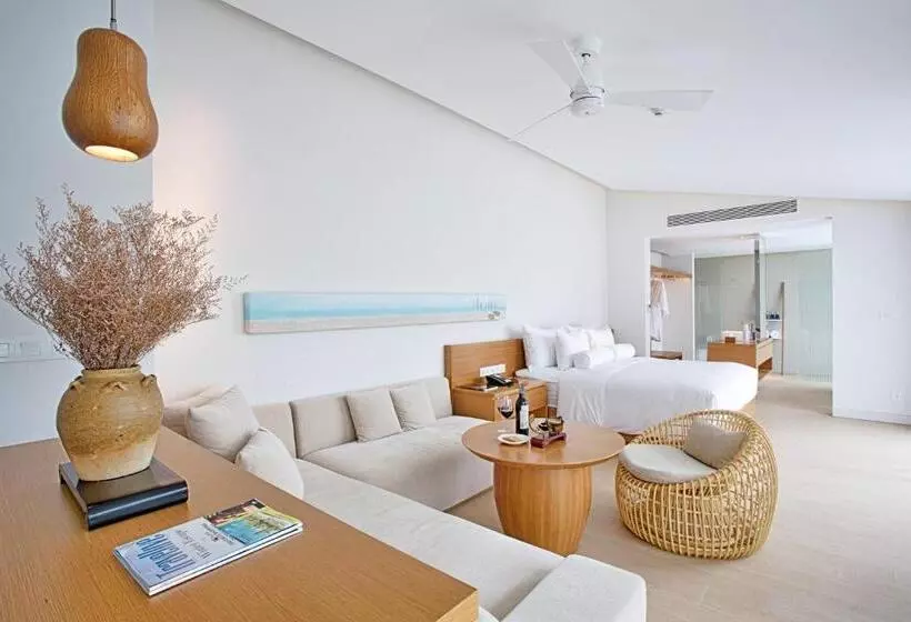 ویلای یک اتاق خوابه با استخر شنا, Naman Retreat
