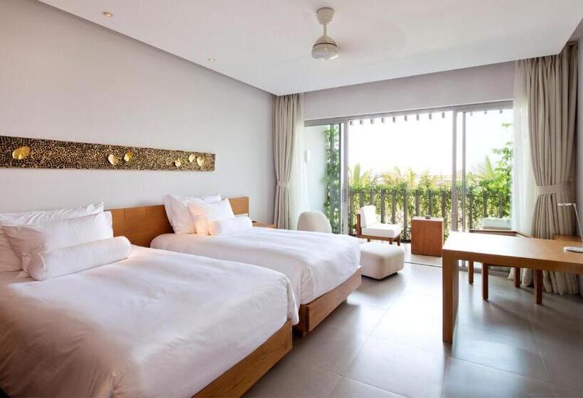 اتاق استاندارد, Naman Retreat