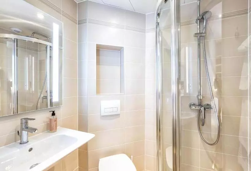 インサイドのスーペリアルーム, Paris D Issy Hôtel Porte De Versailles