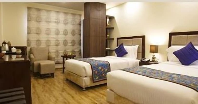 标准间, Pipal Tree