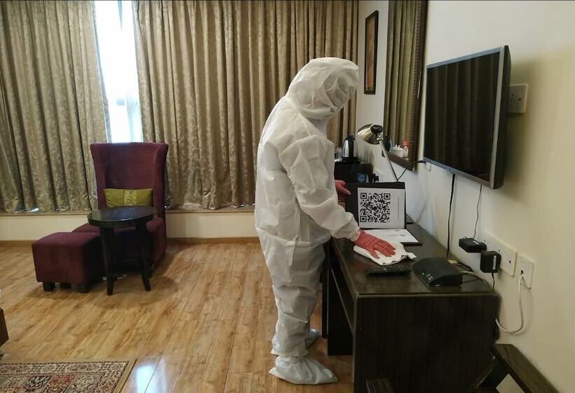 豪华房间, Pipal Tree