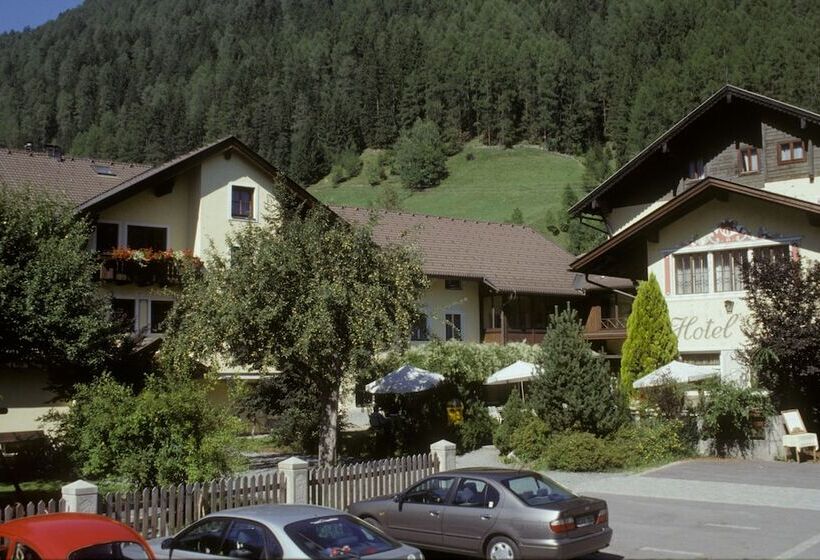 جناح عائلي, Post