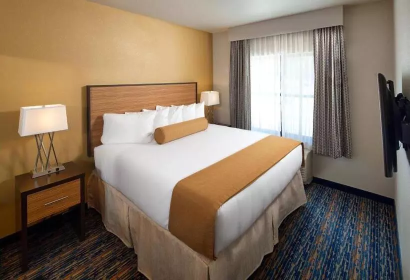 クイーンベッドのデラックスルーム, Red Lion Ridgewater Inn & Suites Polson