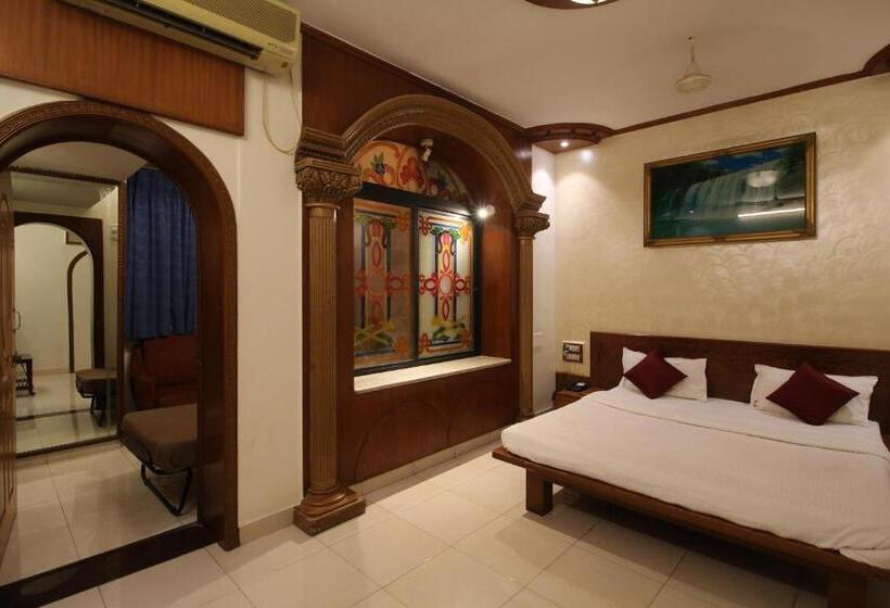 Habitación Deluxe, Shivam
