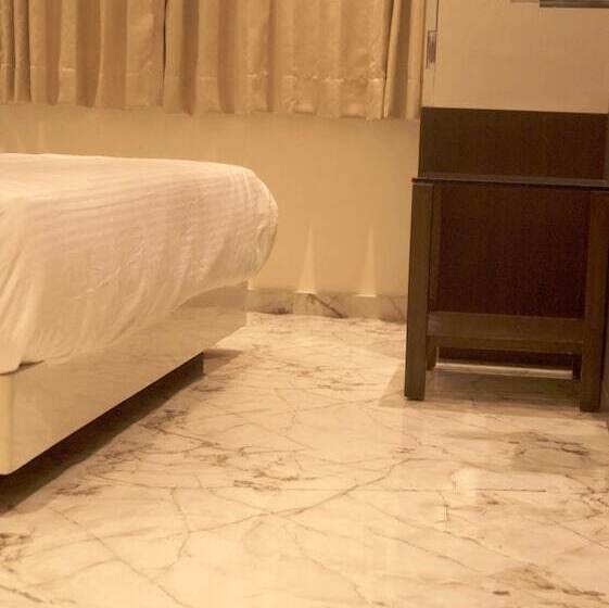 Habitación Deluxe, Shivam