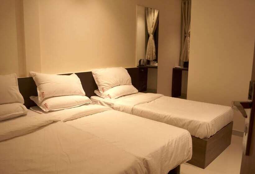 Habitación Triple Estándar, Shivam