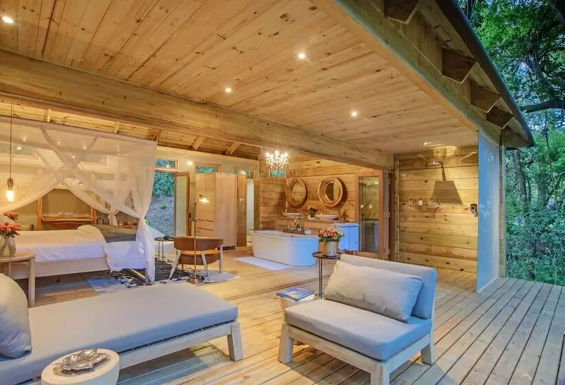デラックスルーム, Summerfields Rose Retreat And Spa