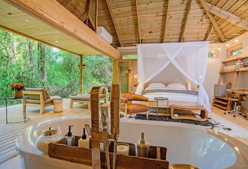 デラックスルーム, Summerfields Rose Retreat And Spa