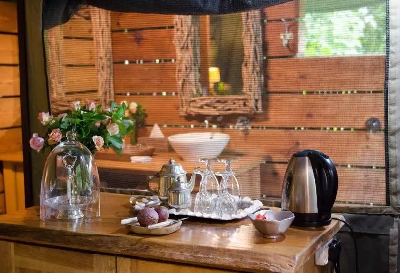 Deluxe Tent, Summerfields Rose Retreat And Spa