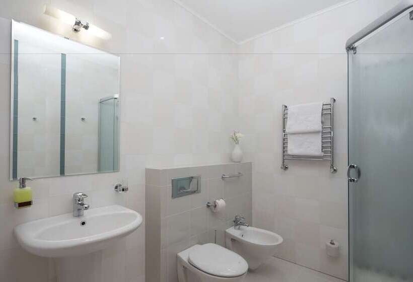 キングサイズベッドのスイートルーム, Velich Country Club