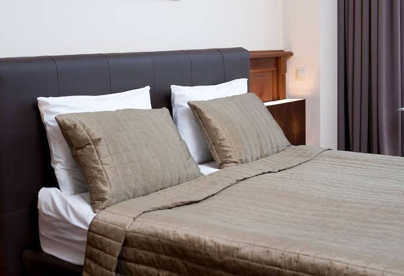 キングサイズベッドのスイートルーム, Velich Country Club