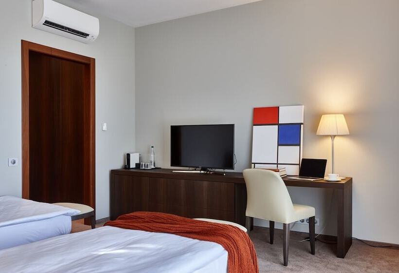 スタンダードルーム, Velich Country Club