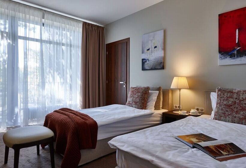 スタンダードルーム, Velich Country Club