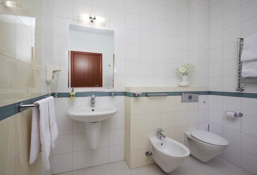 バルコニー付スイート, Velich Country Club