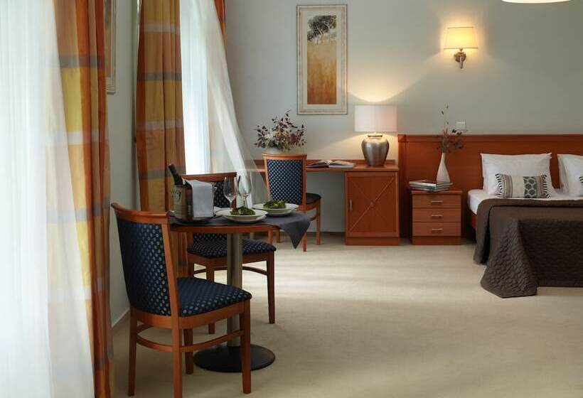 バルコニー付スイート, Velich Country Club