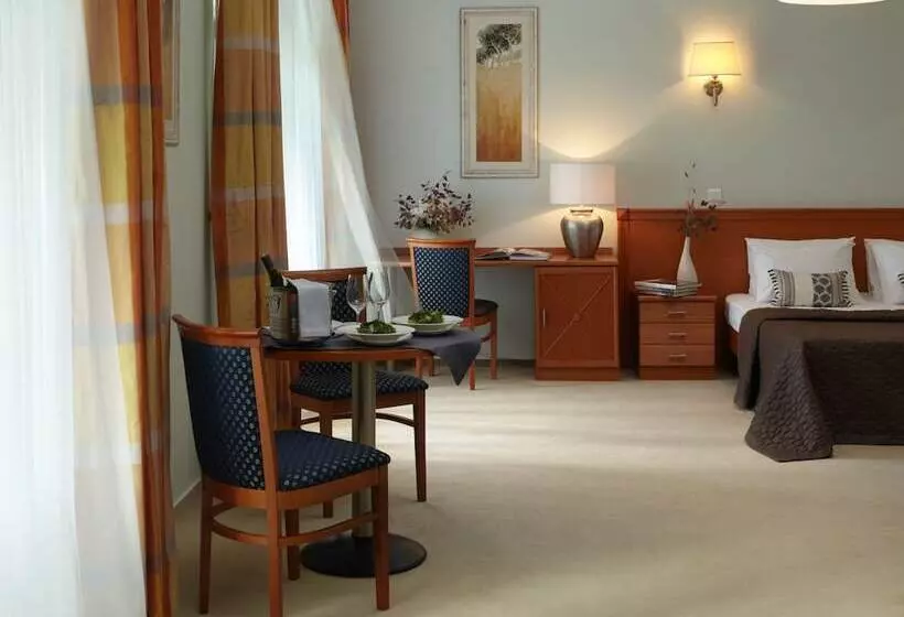 バルコニー付スイート, Velich Country Club