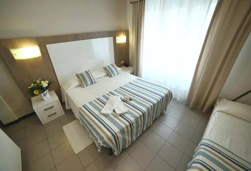اتاق استاندارد سه نفره, Villa Rosa