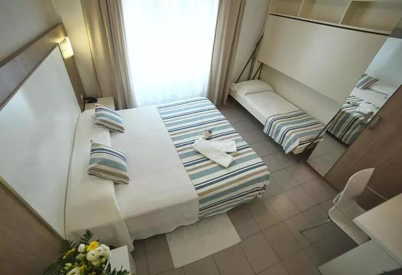 اتاق استاندارد سه نفره, Villa Rosa