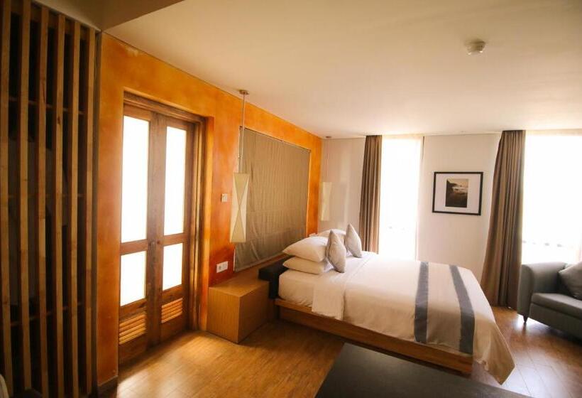 اتاق لوکس با تخت بزرگ, Liberta Hotel Jimbaran