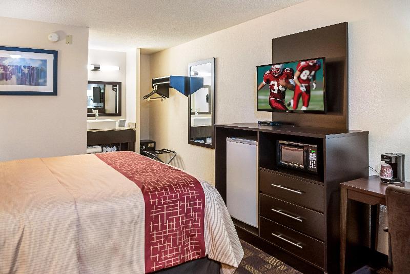キングサイズベッドのデラックスルーム, Red Roof Inn Anderson, In