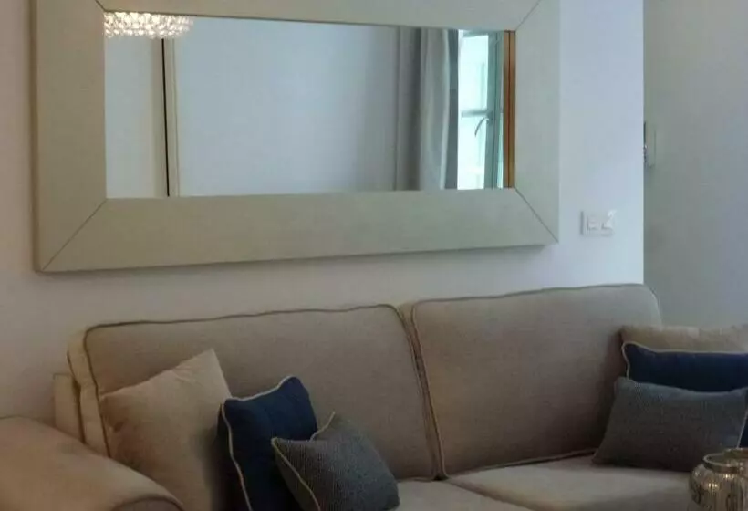 Studio Economy, Palacio Cabrera   Lillo