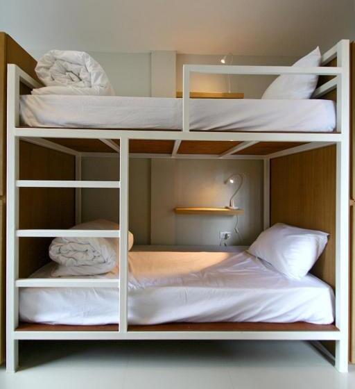 تختخواب در اتاق مشترک, Chern Bangkok