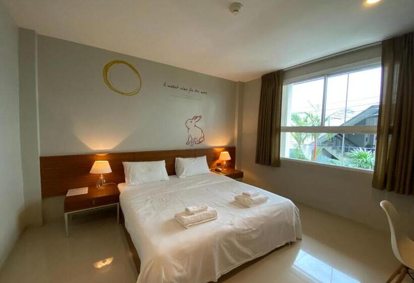 اتاق لوکس, Chern Bangkok