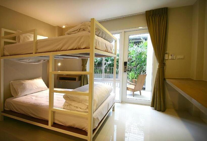 اتاق استاندارد چهار تخته, Chern Bangkok