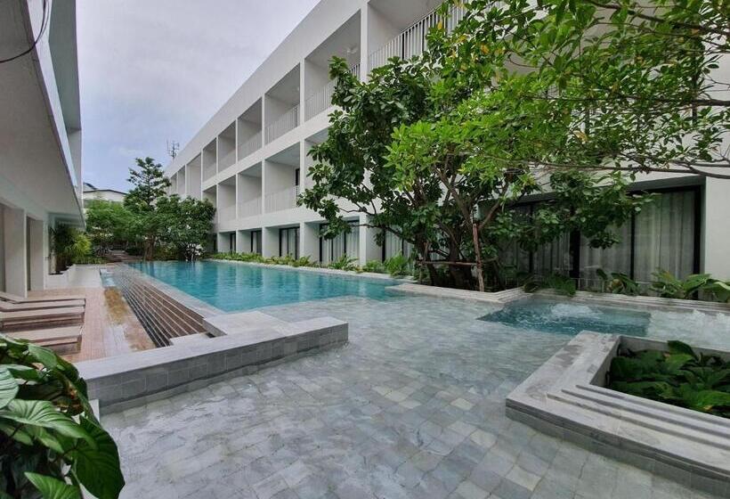 اتاق خانوادگی, Chern Bangkok