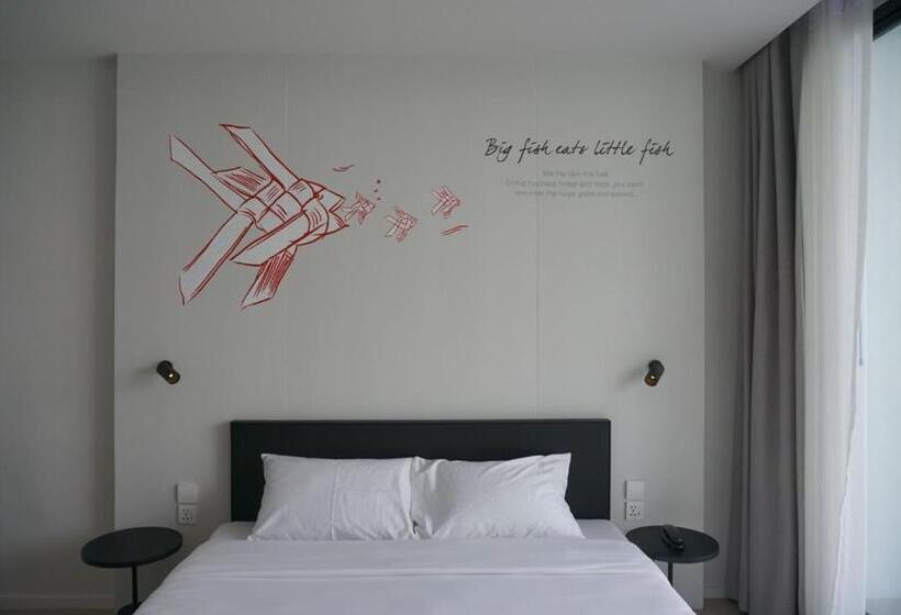 اتاق استاندارد با بالکن, Chern Bangkok