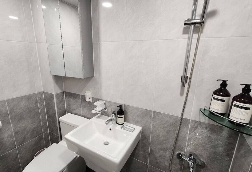 غرفة قياسية, Le Seoul