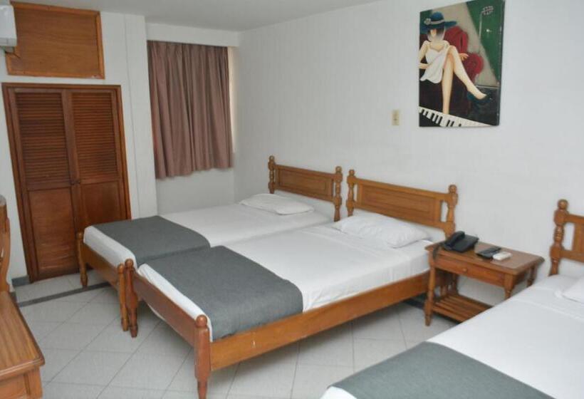 اتاق استاندارد سه نفره, Casa Ballesteros