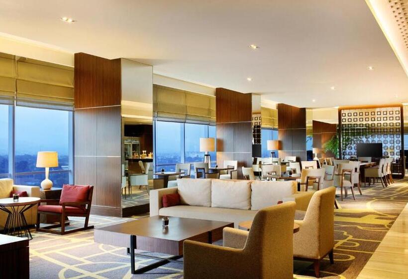 Семейный Номер Премиум, Crowne Plaza Bandung, An Ihg