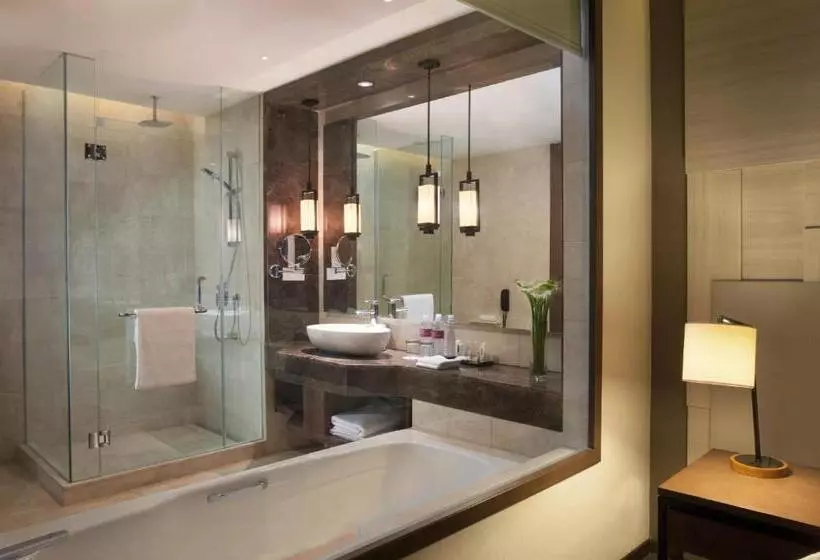 プレミアムファミリールーム, Crowne Plaza Bandung, An Ihg