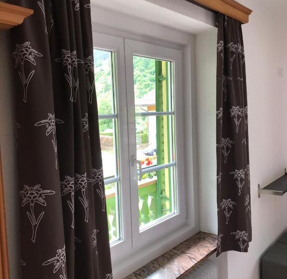 Quarto Estandar com Sacada, Gasthof Fair