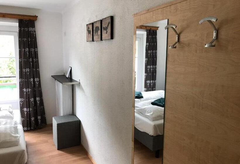 Quarto Estandar com Sacada, Gasthof Fair
