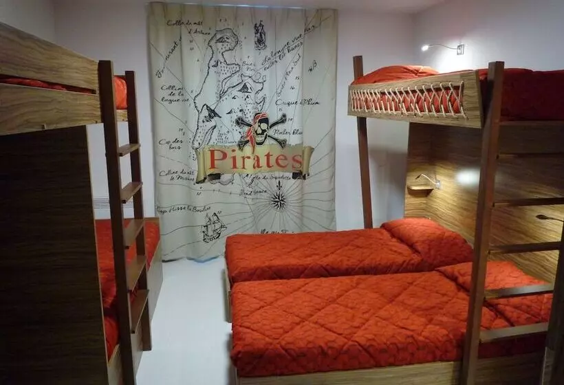 اتاق استاندارد چهار تخته, Du Parc  Pirates