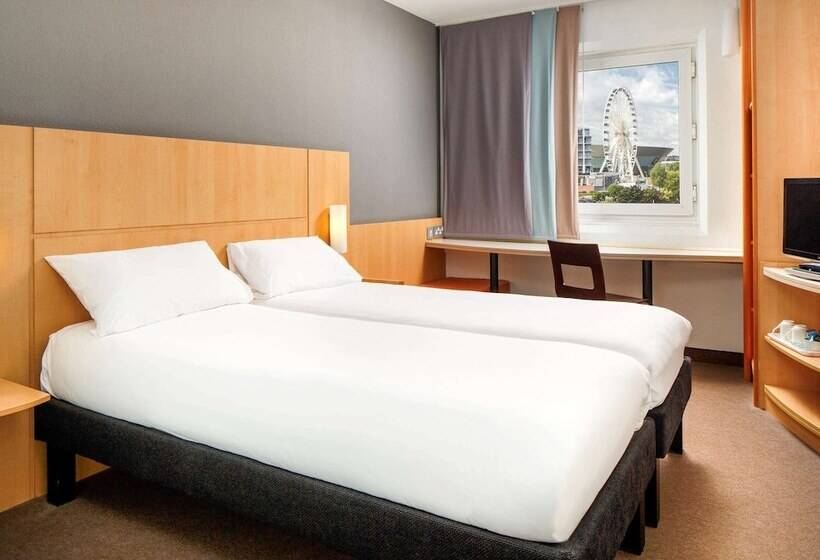 Номер Стандарт, Ibis London Thurrock M25