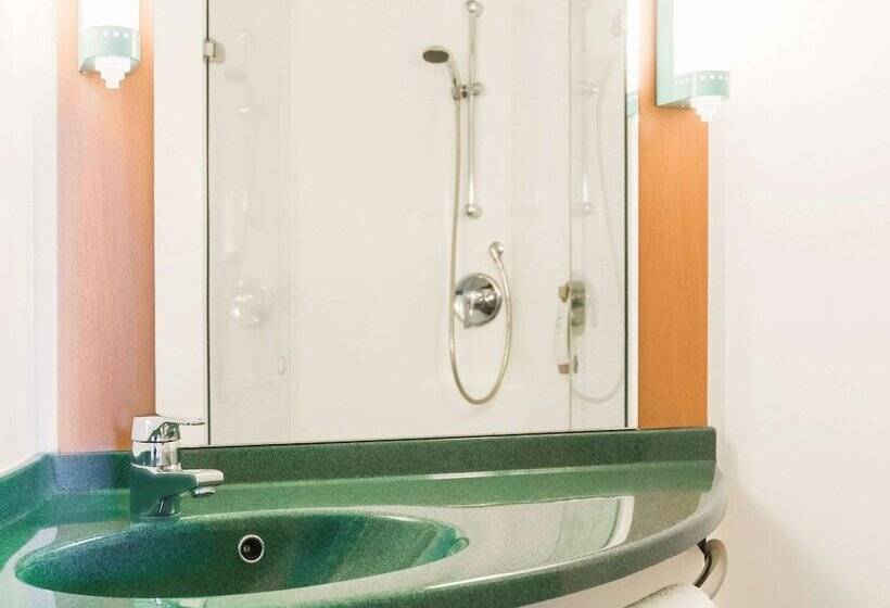 Семейный Номер, Ibis London Thurrock M25