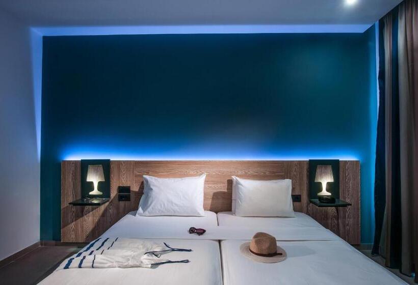 اتاق استاندارد سه تخته با بالکن, Infinity Blue Boutique Hotel & Spa   Adults Only