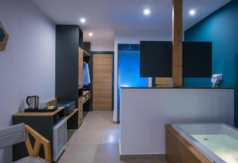 Номен Superior с Гидромассажем, Infinity Blue Boutique Hotel & Spa Adults Only