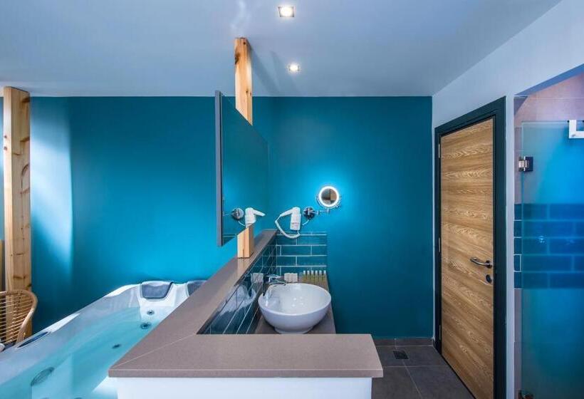 اتاق سوپریور با وان آب گرم, Infinity Blue Boutique Hotel & Spa   Adults Only