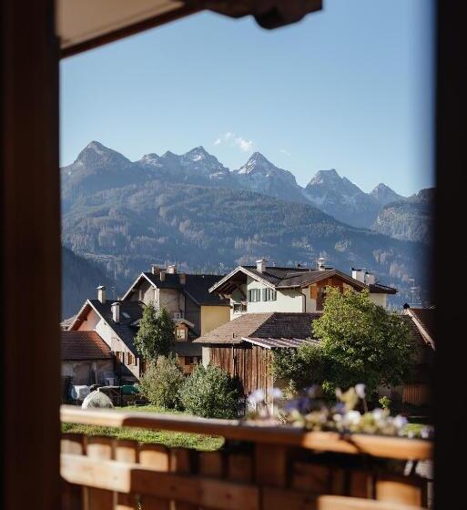 חדר סטנדרט עם מרפסת, La Montanara Predazzo