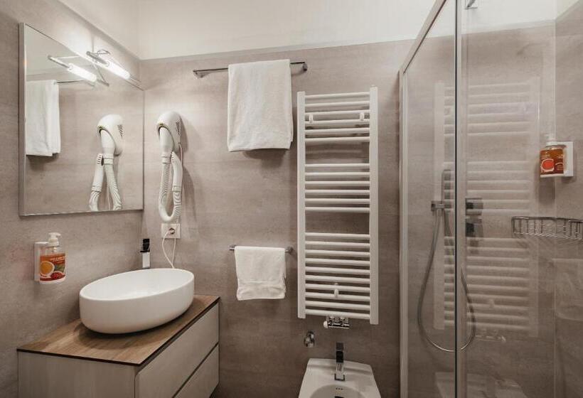 חדר דלוקס עם מרפסת, La Montanara Predazzo