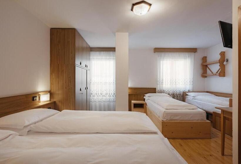 חדר קלאסי לארבעה, La Montanara Predazzo